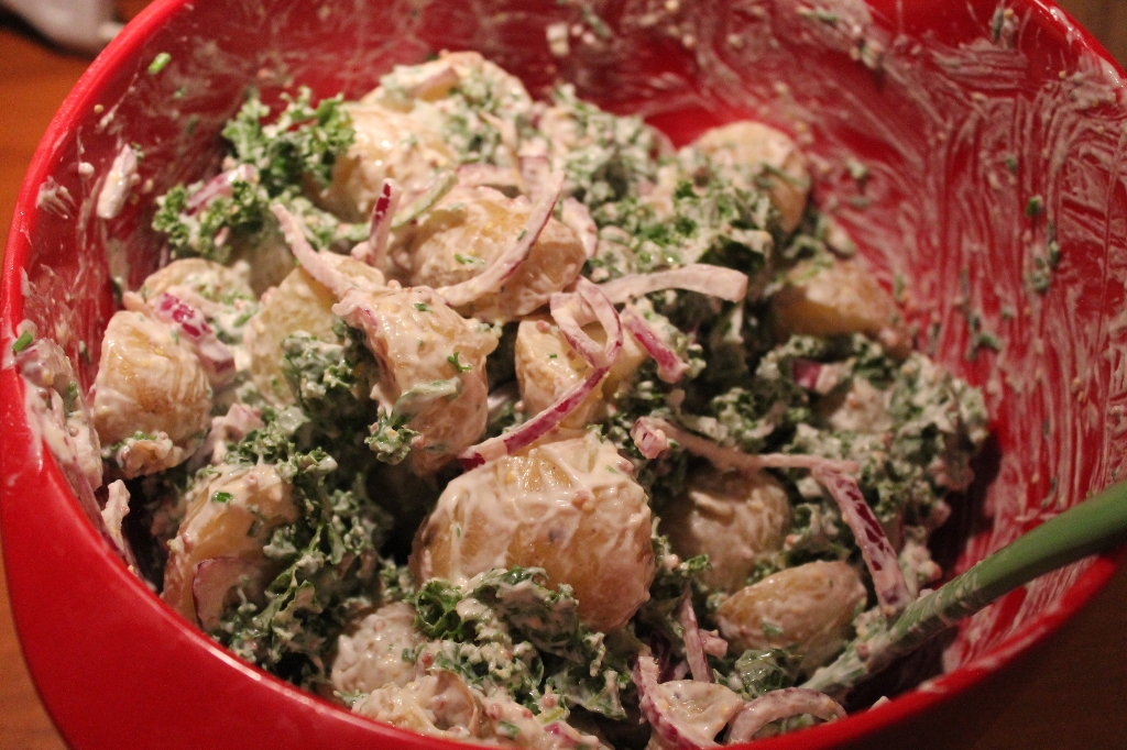 Kartoffelsalat med grønkål.
