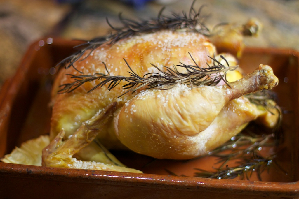 Helstegt kylling med rosmarin og citron