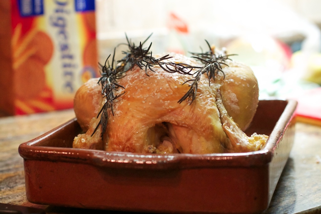 Helstegt kylling med rosmarin og citron