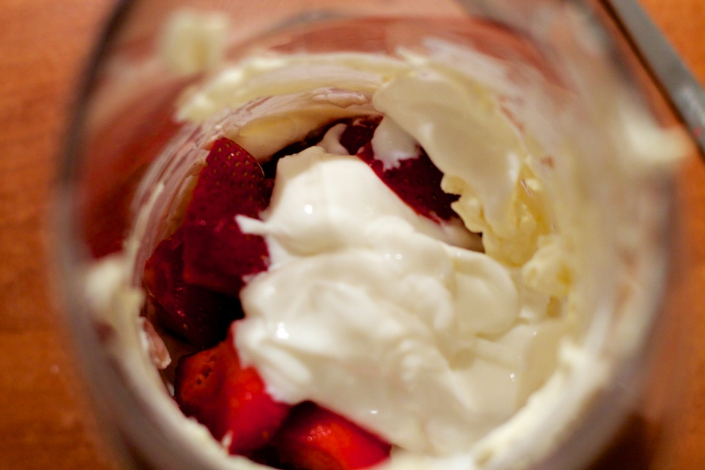 Alternativ jordbærkage - 1 års fødselsdag på bloggen.